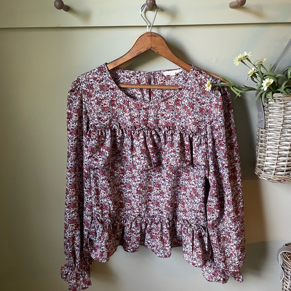 Spring Floral Blouse! Perfect Condition.